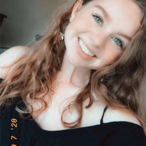 Meet your Posher, Carlee